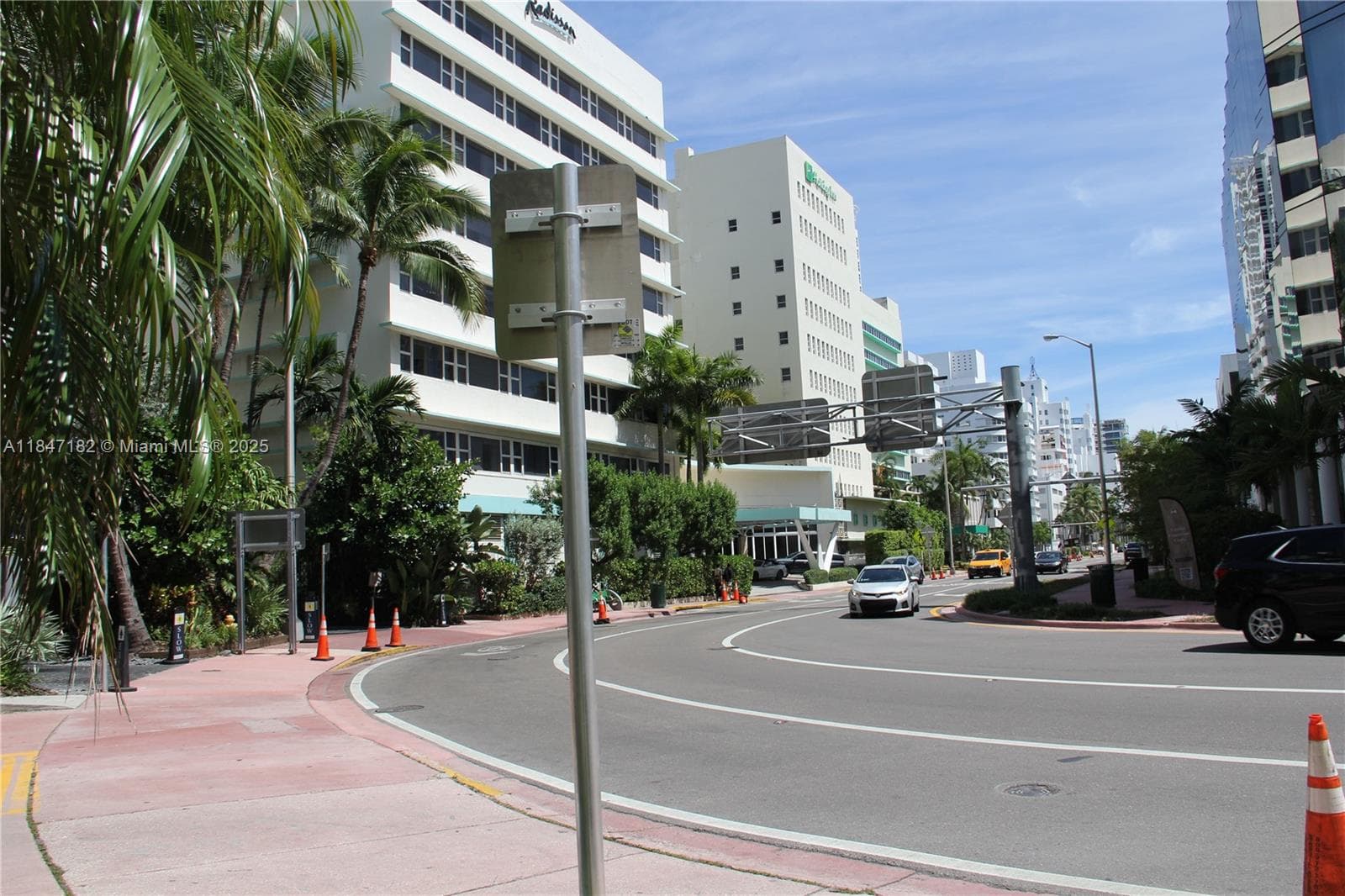A11847182 — Miami Beach — 96