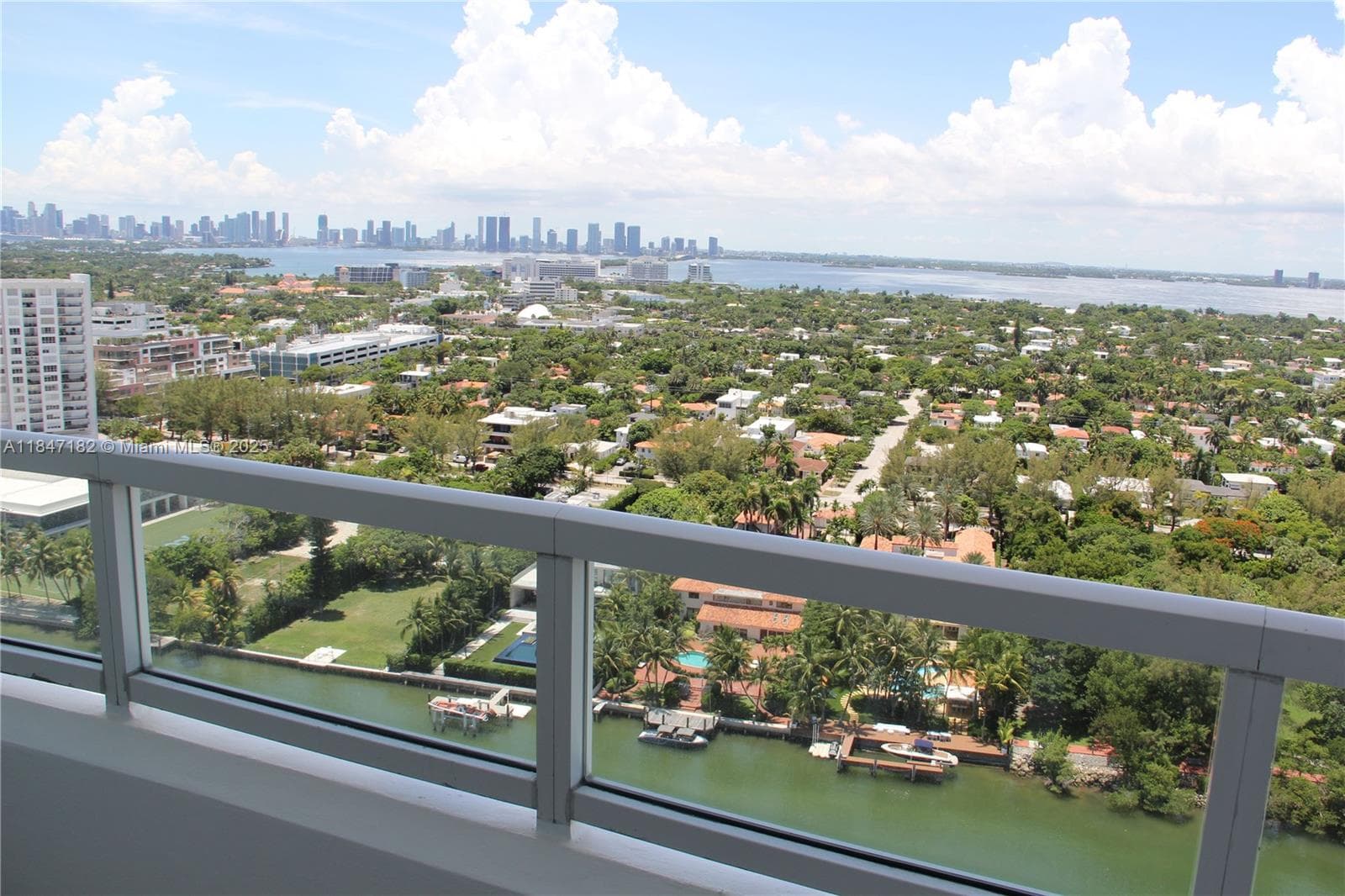 A11847182 — Miami Beach — 41