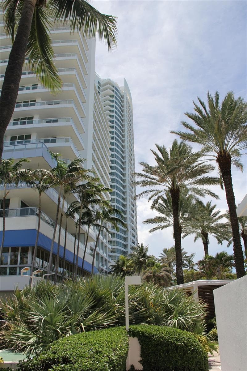 A11847182 — Miami Beach — 58