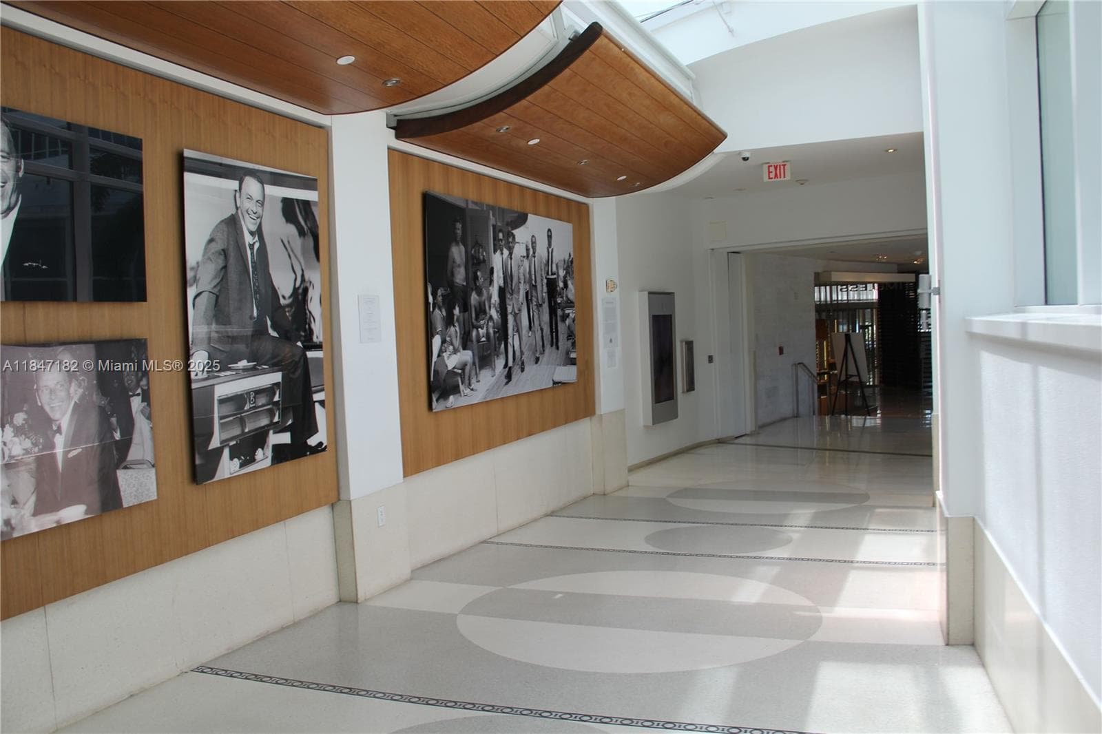 A11847182 — Miami Beach — 68