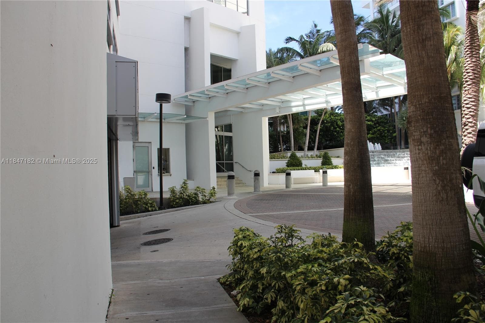 A11847182 — Miami Beach — 97