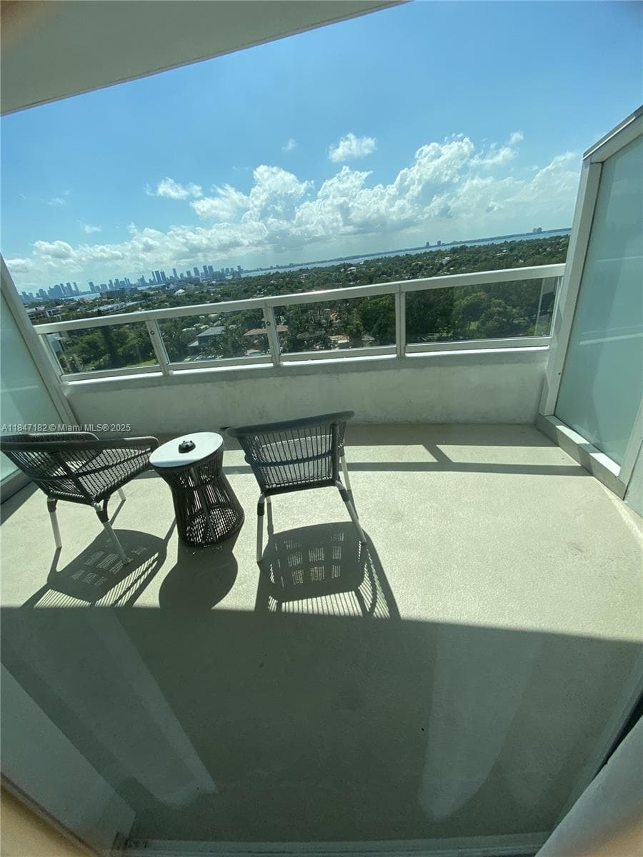 A11847182 — Miami Beach — 25