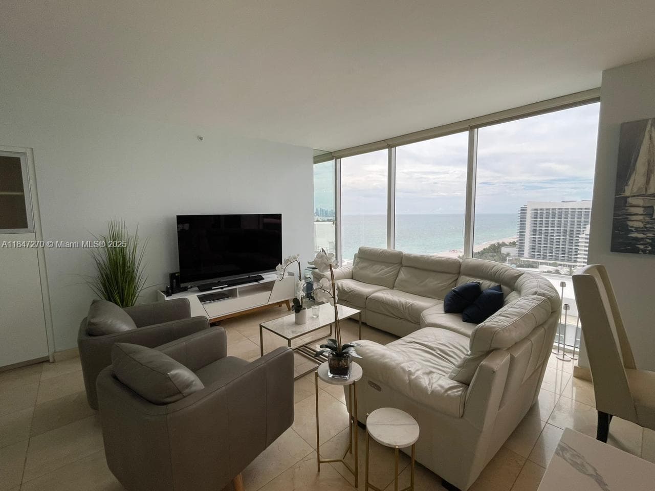 A11847270 — Miami Beach — 20