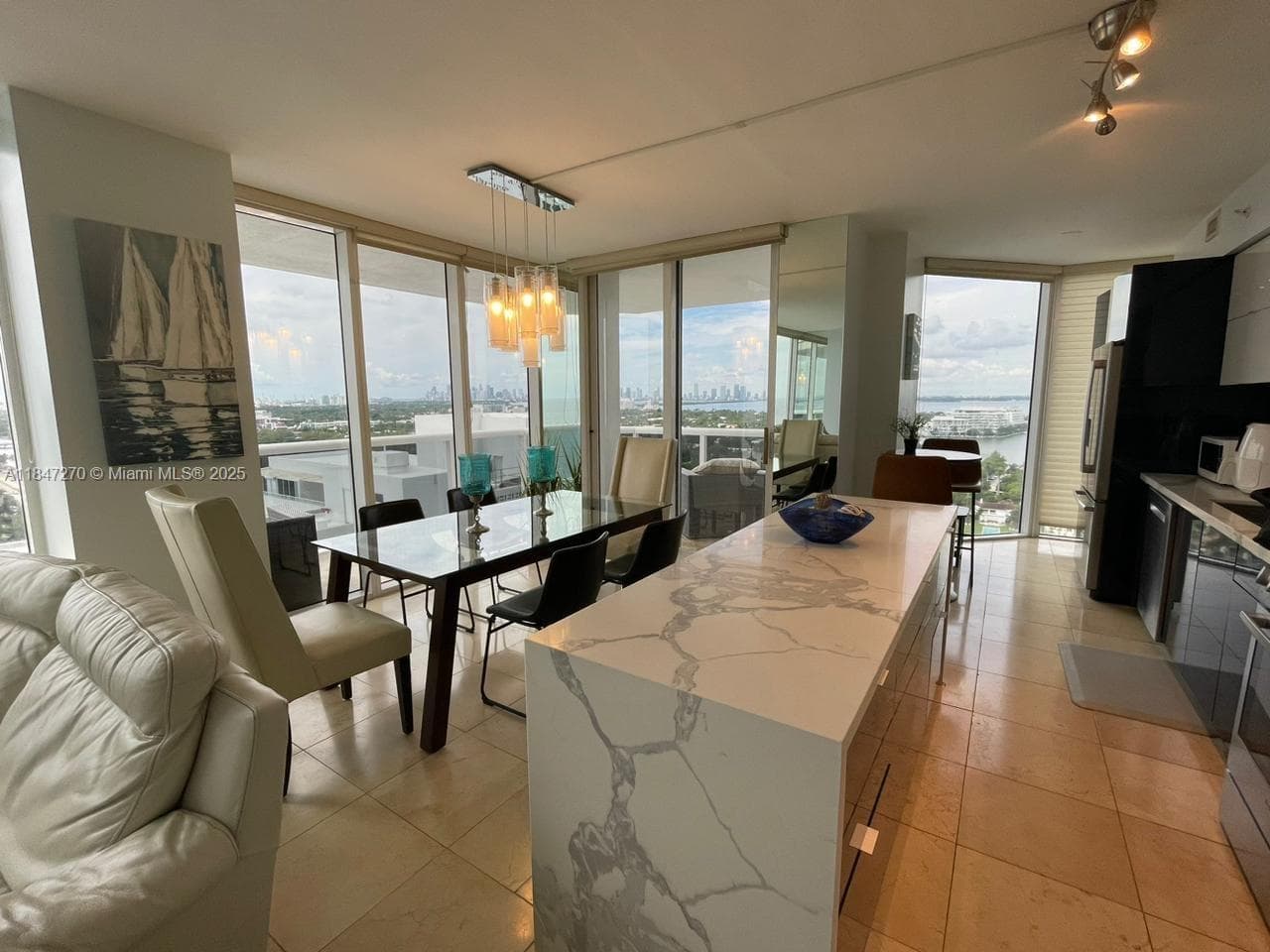 A11847270 — Miami Beach — 19