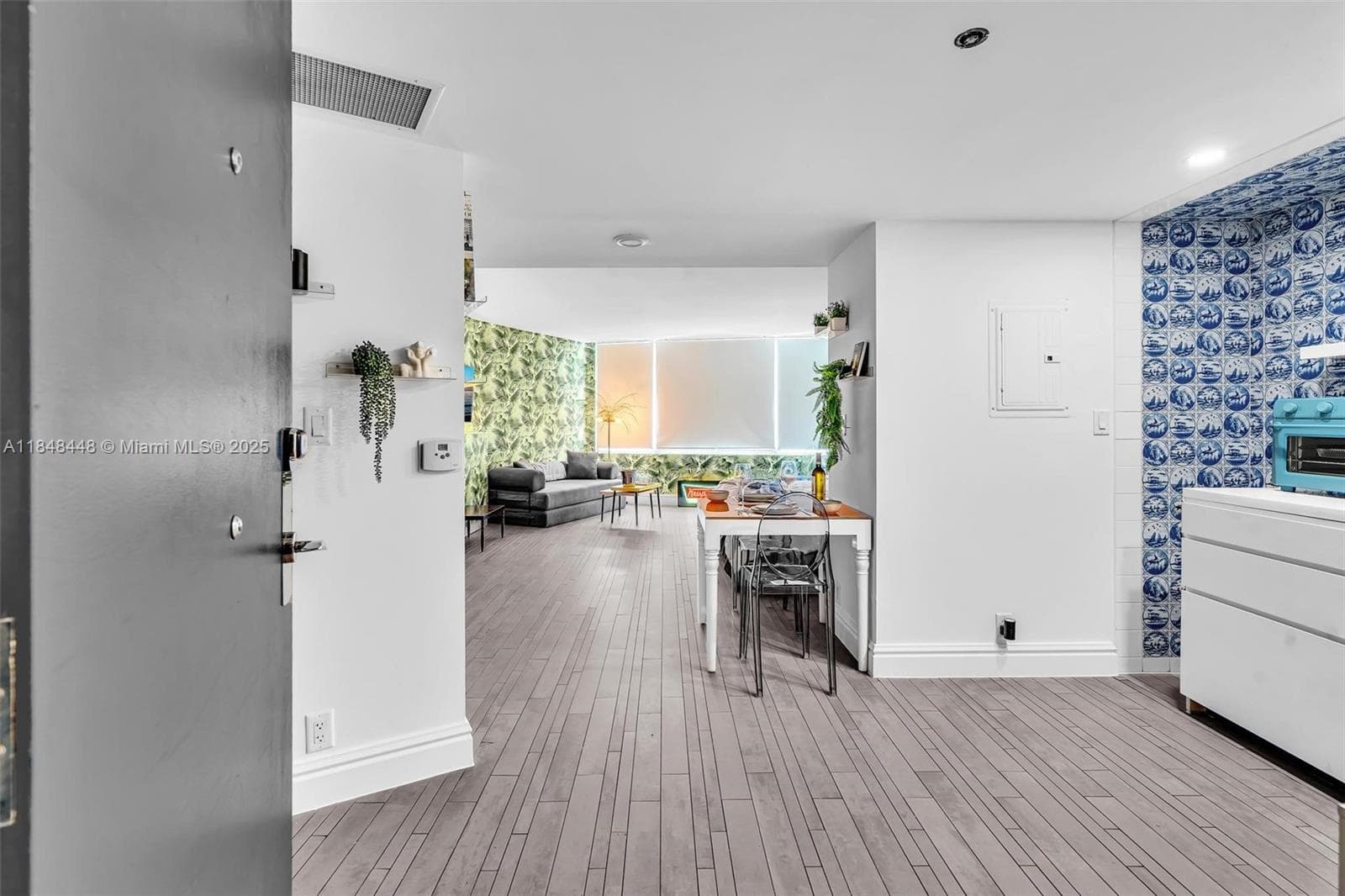 A11848448 — Miami Beach — 26
