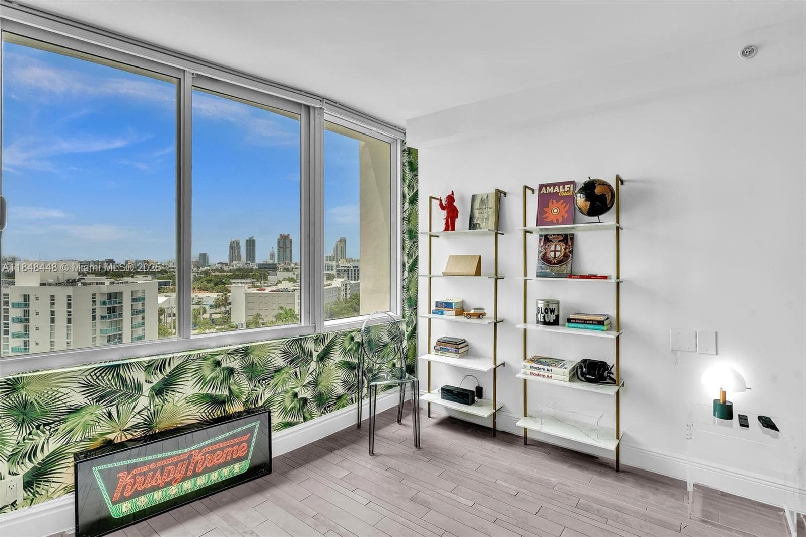 A11848448 — Miami Beach