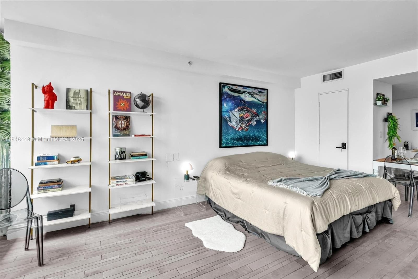 A11848448 — Miami Beach — 20