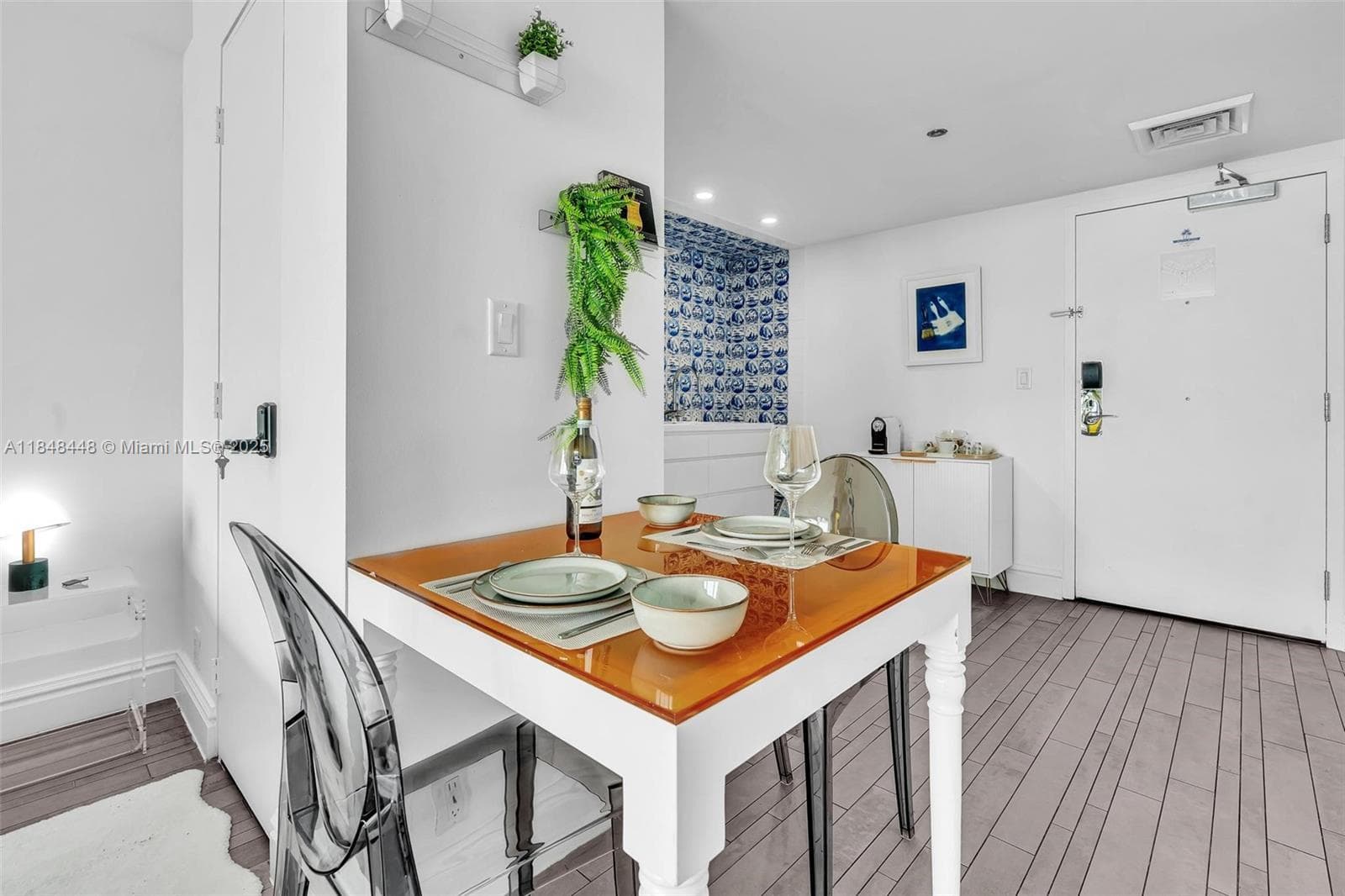 A11848448 — Miami Beach — 24