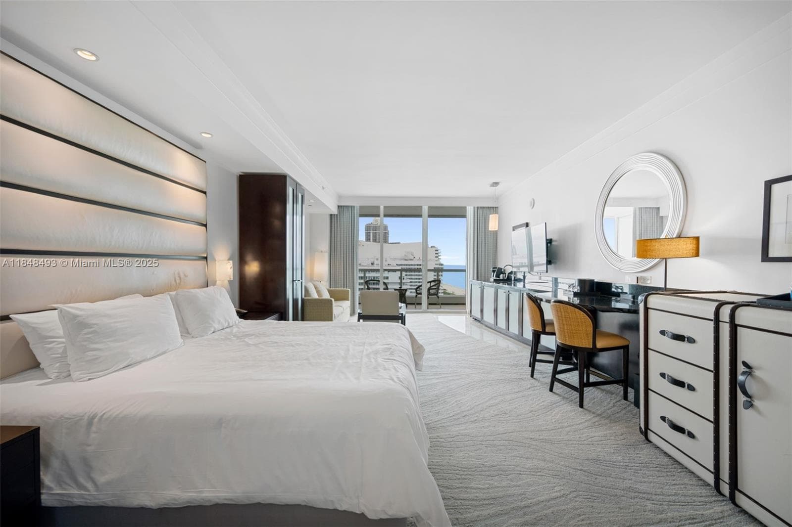 A11848493 — Miami Beach — 12