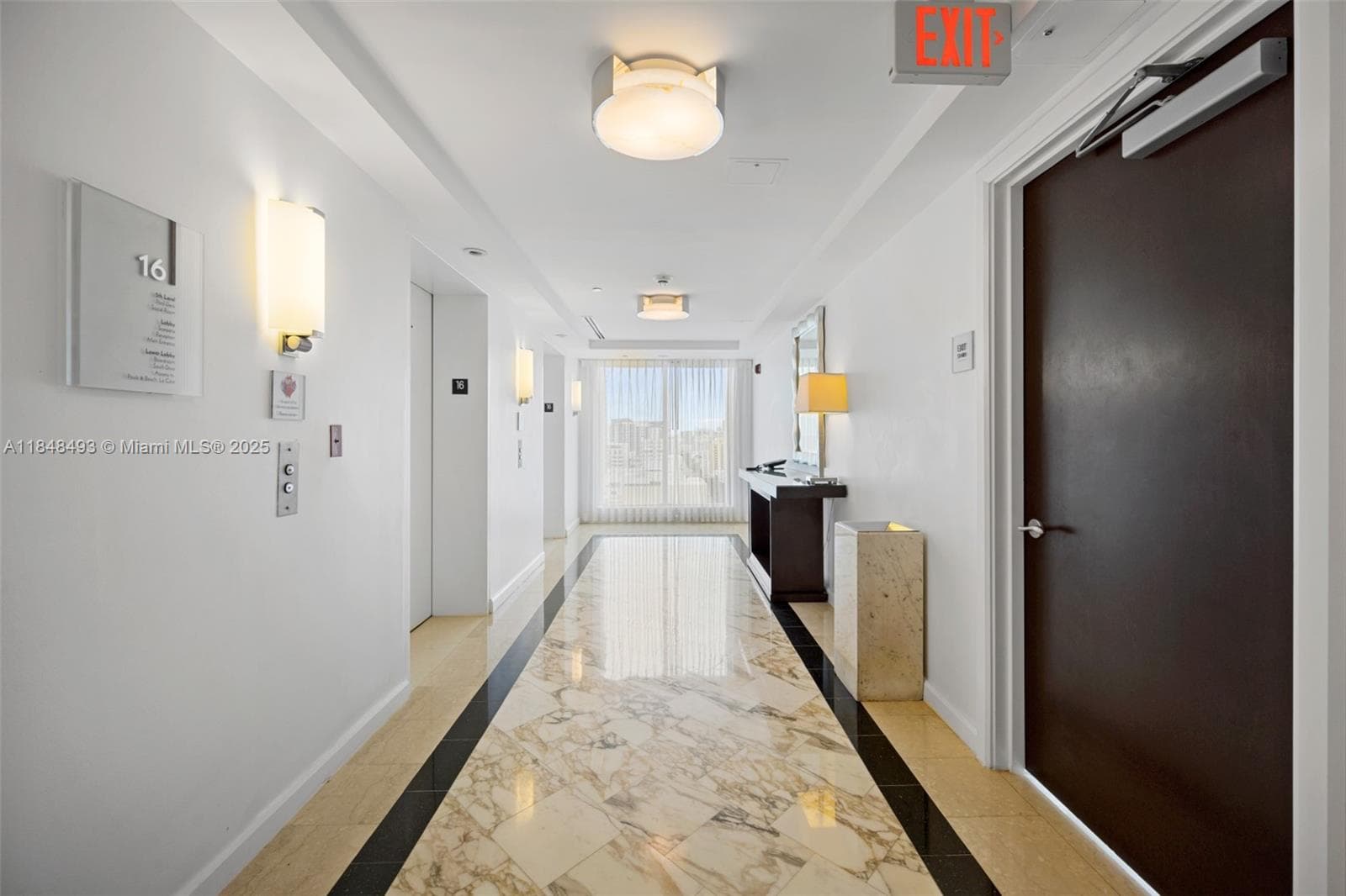 A11848493 — Miami Beach — 26