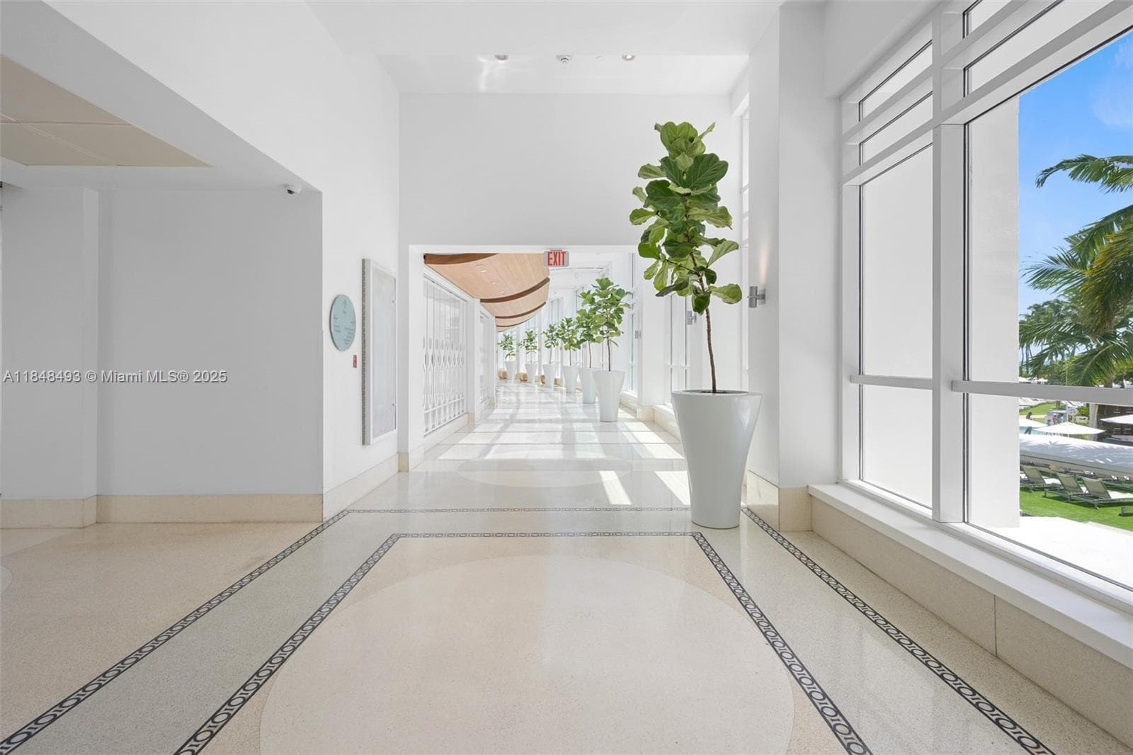 A11848493 — Miami Beach — 30