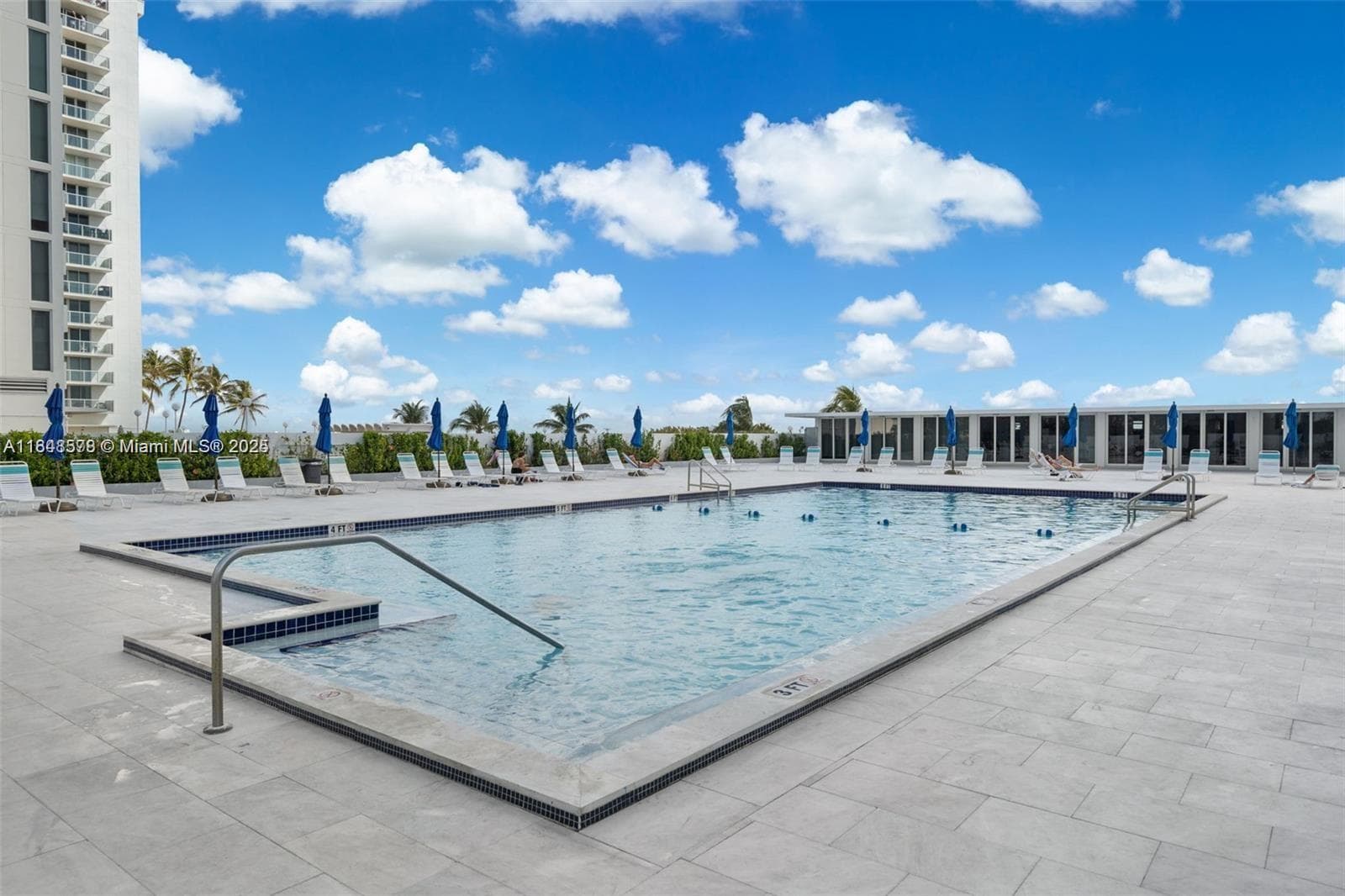 A11848578 — Miami Beach — 13