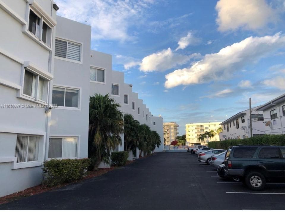 A11848697 — Miami Beach — 2