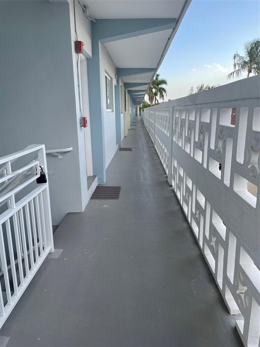 A11848697 — Miami Beach — 3