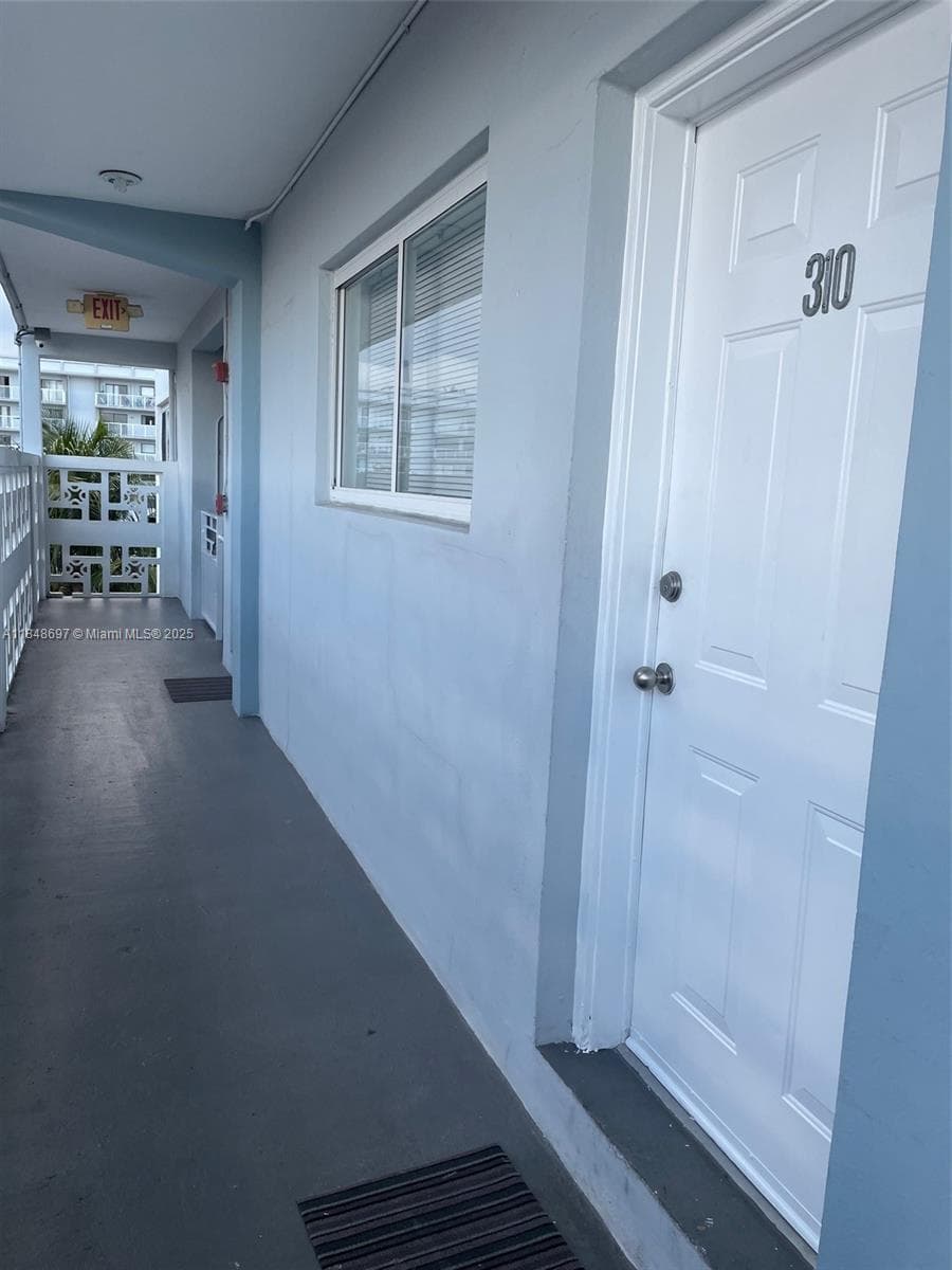 A11848697 — Miami Beach — 4