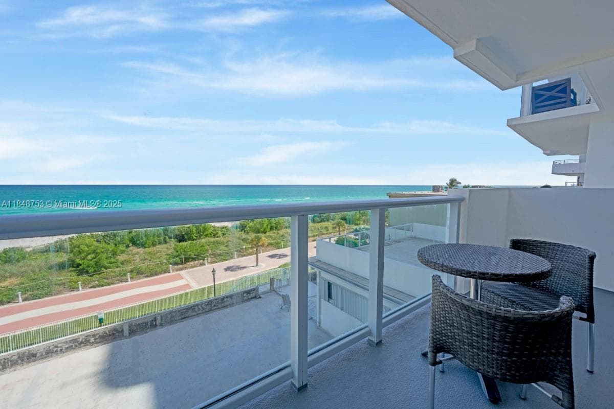 A11848753 — Miami Beach — 5
