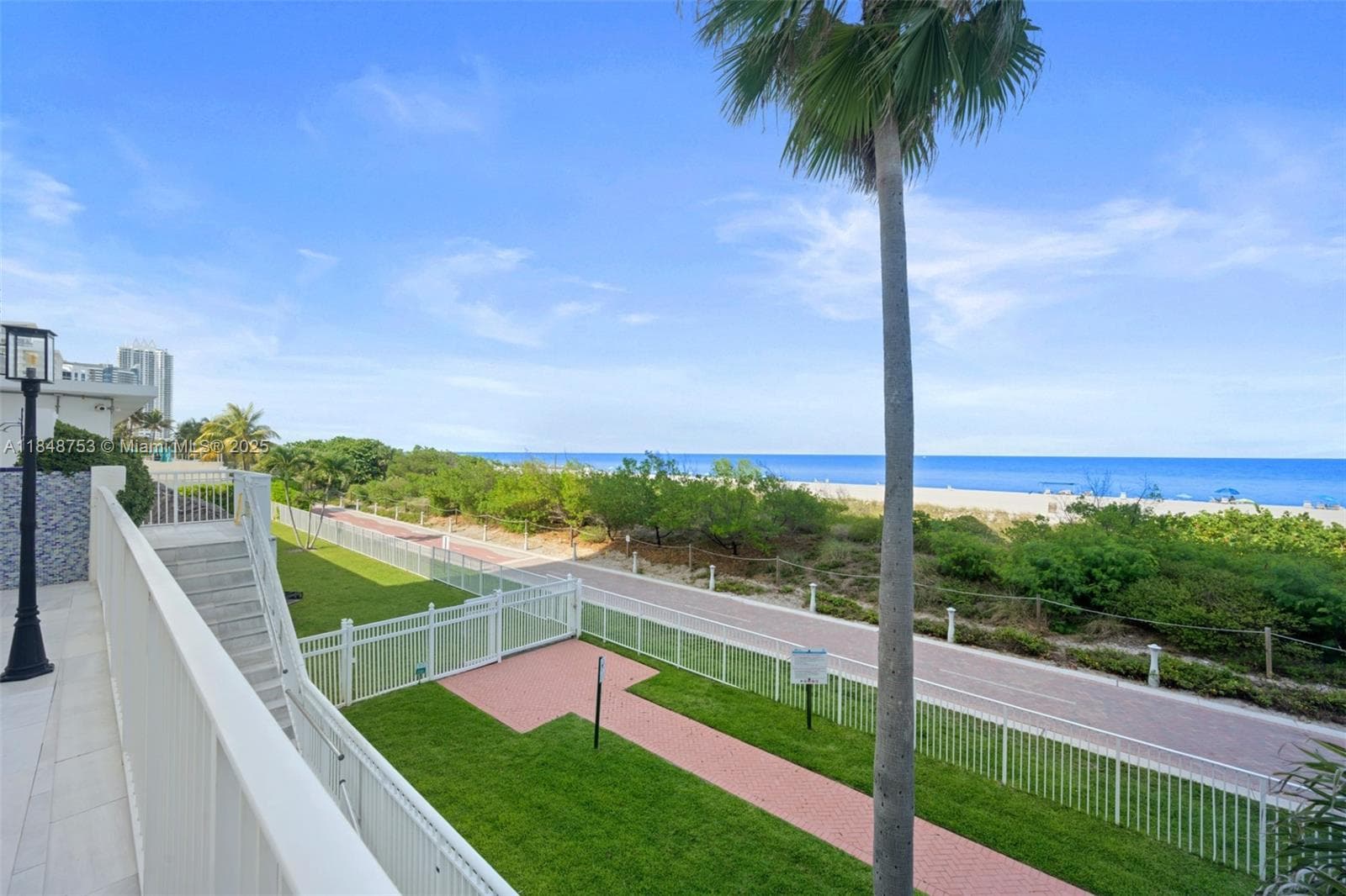 A11848753 — Miami Beach — 21