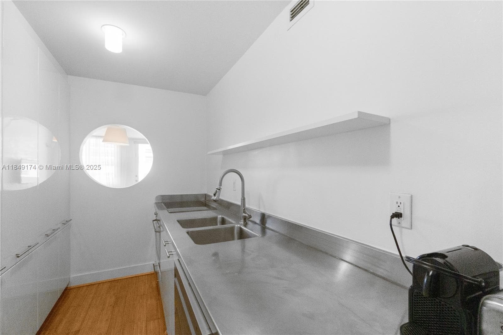 A11849174 — Miami Beach — 9