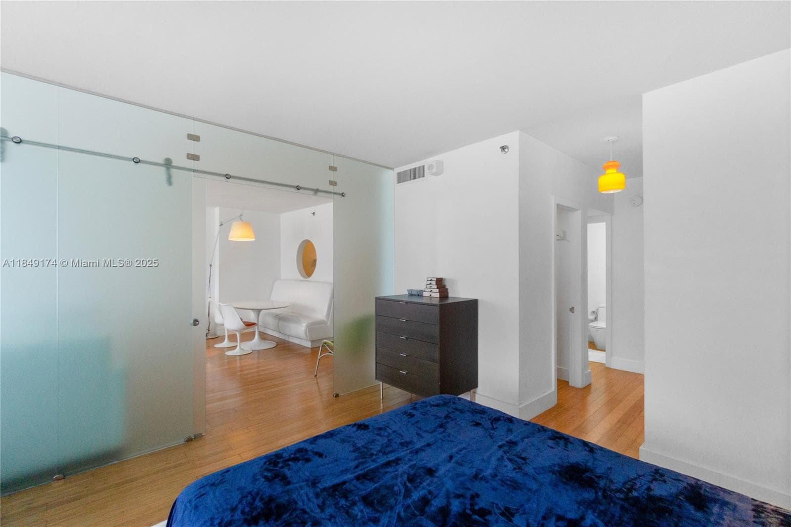 A11849174 — Miami Beach — 15