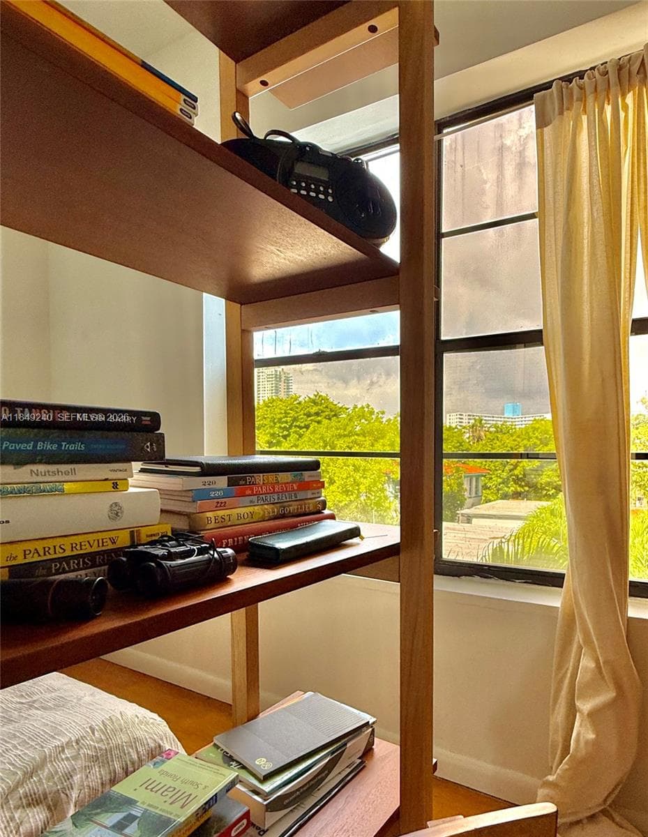 A11849240 — Miami Beach — 17