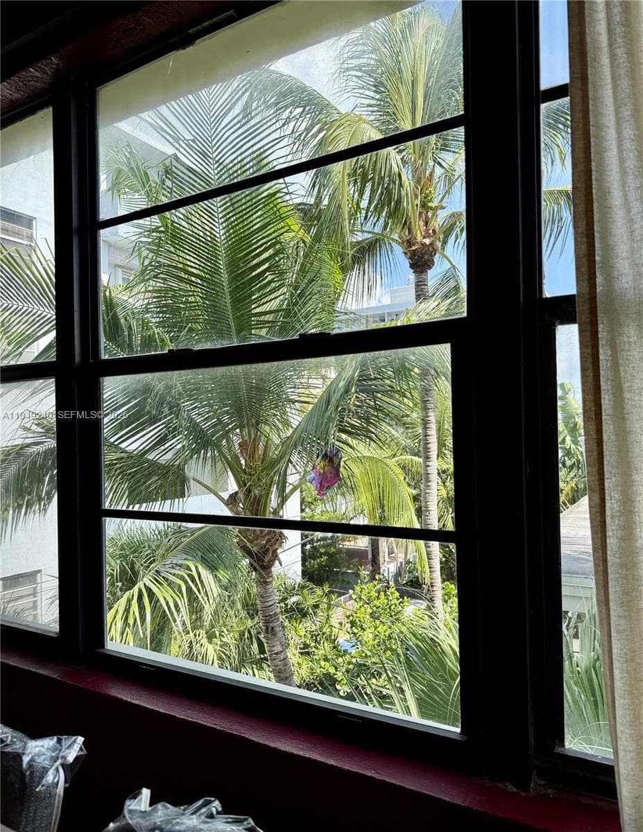 A11849240 — Miami Beach — 16