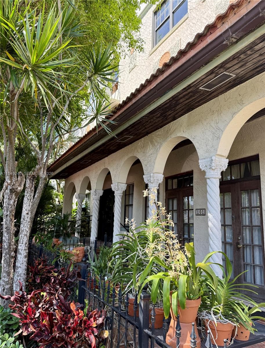 A11849240 — Miami Beach — 26