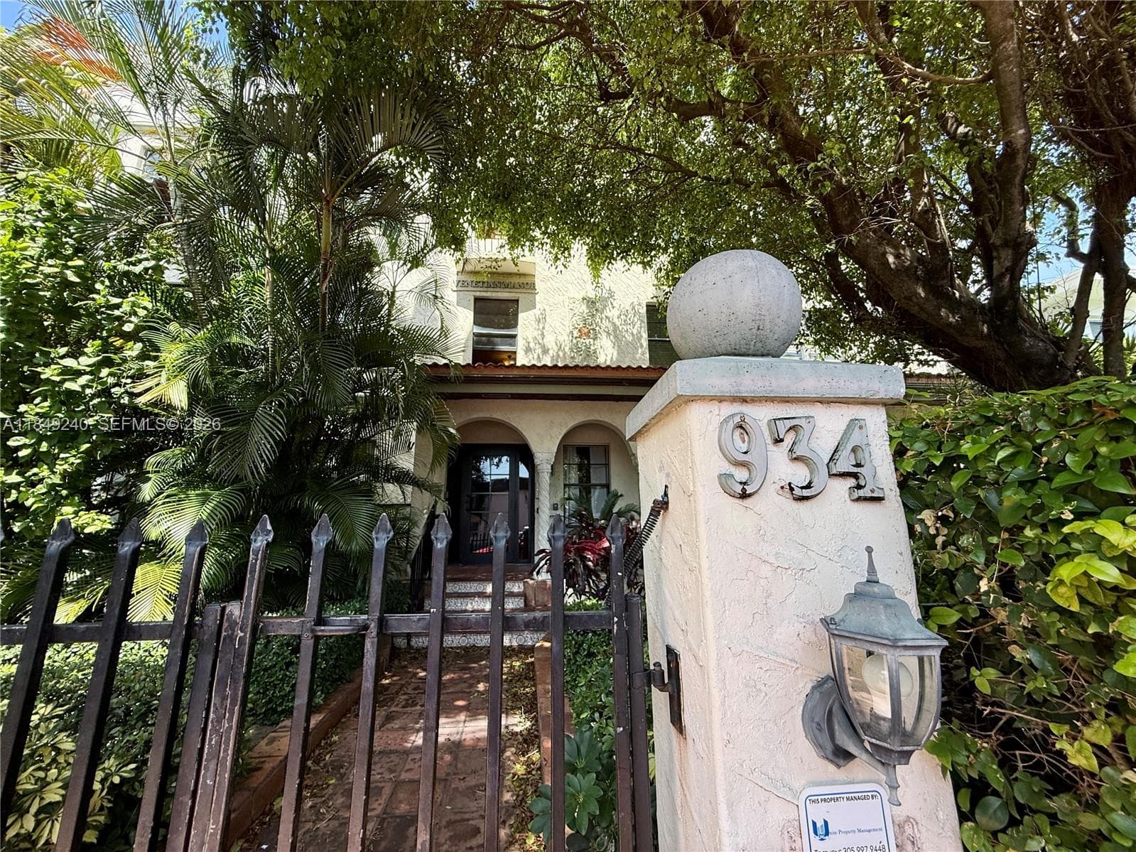 A11849240 — Miami Beach — 24
