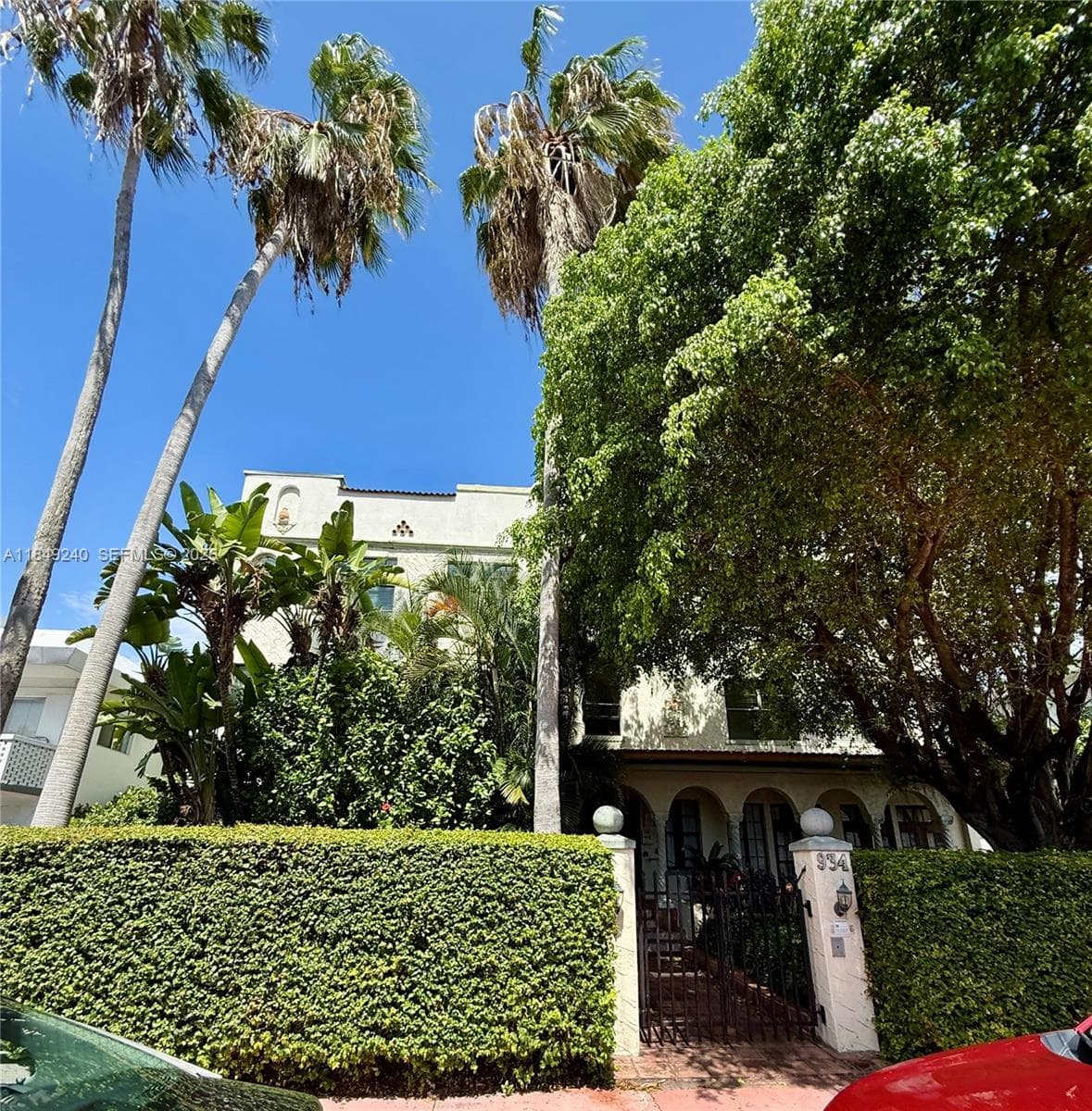 A11849240 — Miami Beach — 30