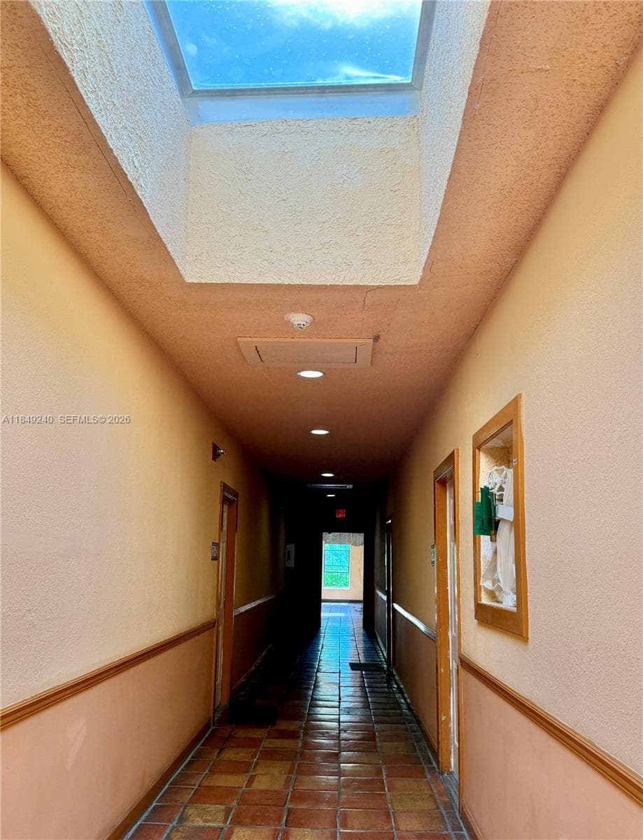 A11849240 — Miami Beach — 19