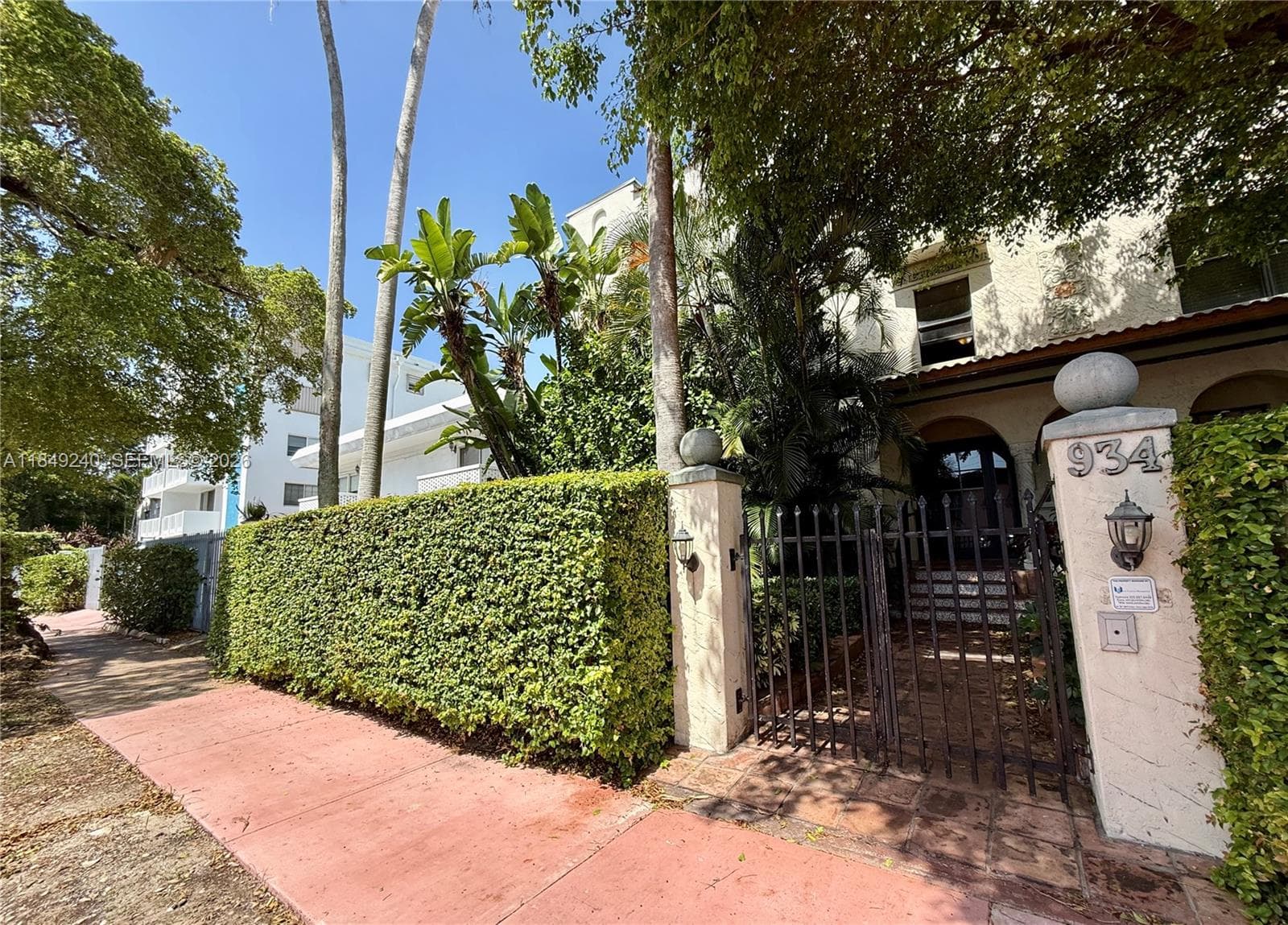 A11849240 — Miami Beach — 29