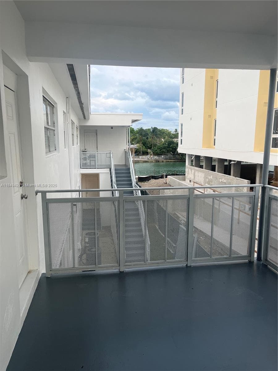 A11849429 — Miami Beach — 10