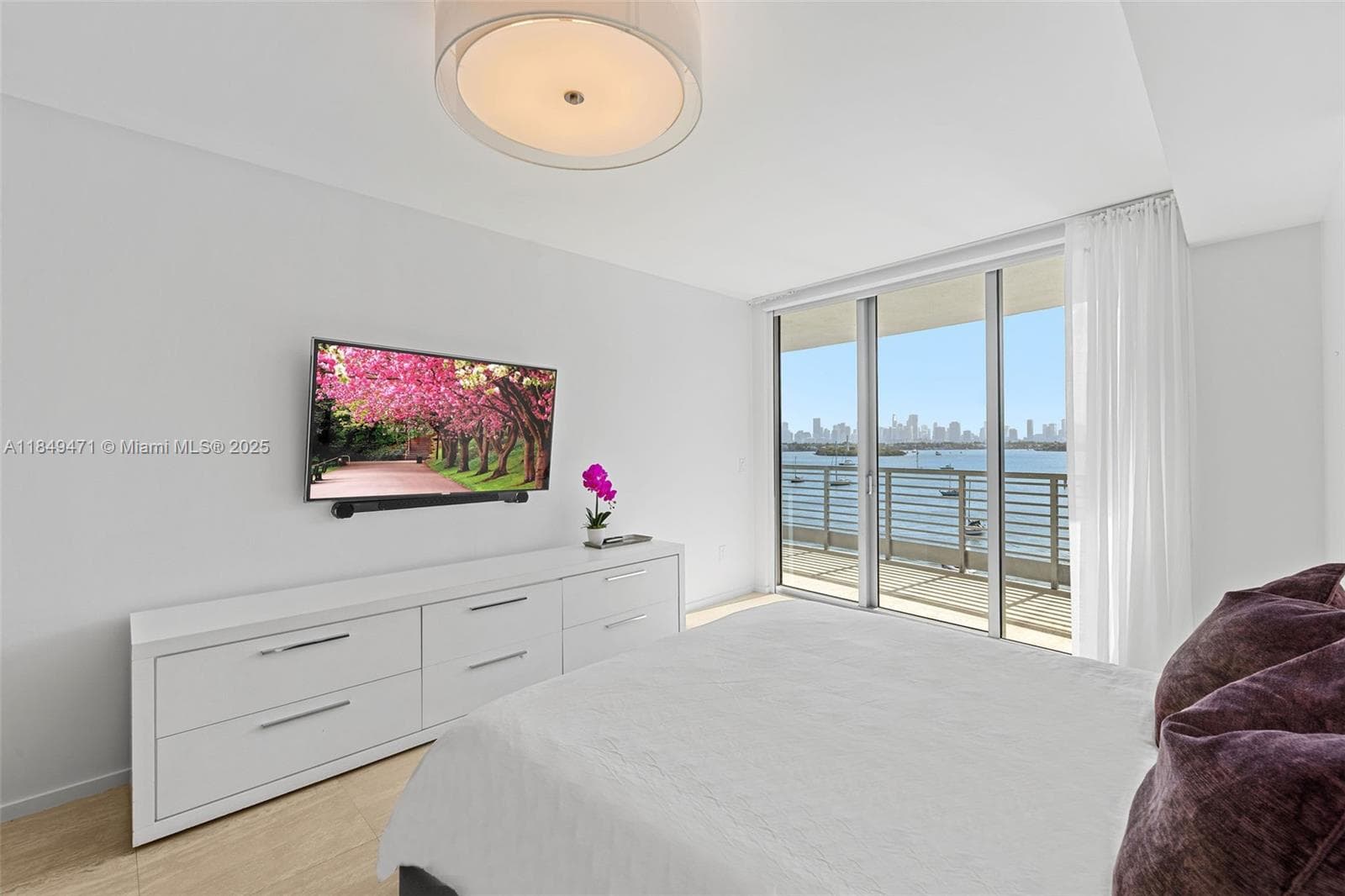 A11849471 — Miami Beach — 23