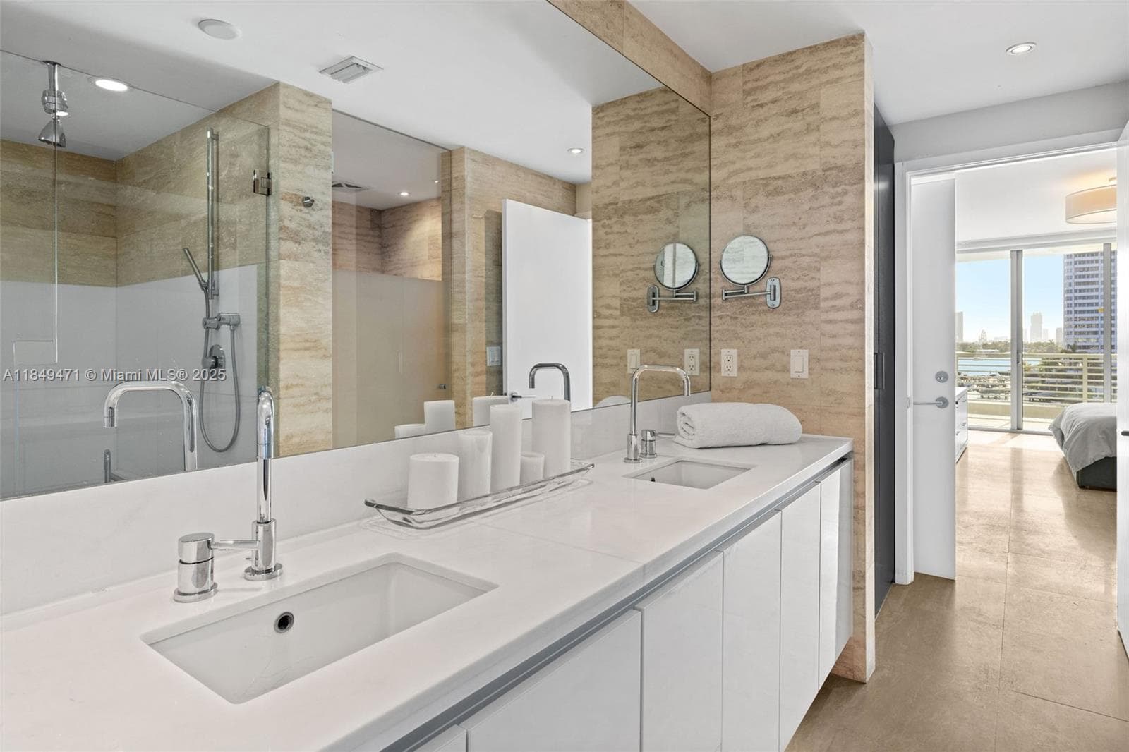A11849471 — Miami Beach — 27
