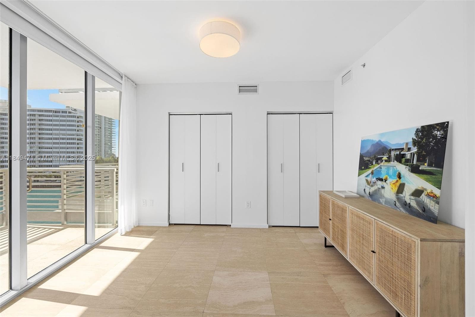 A11849471 — Miami Beach — 16