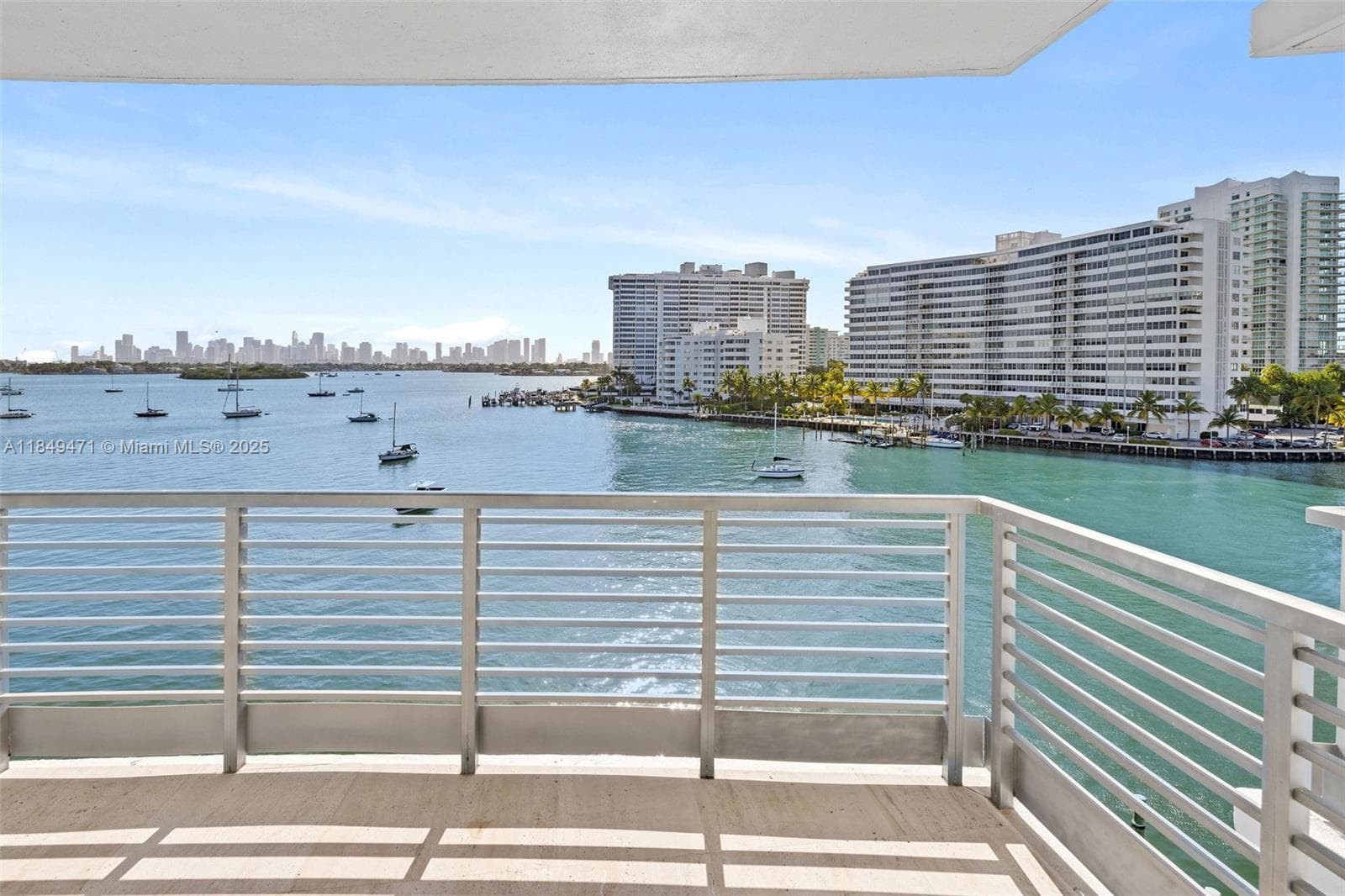 A11849471 — Miami Beach — 30