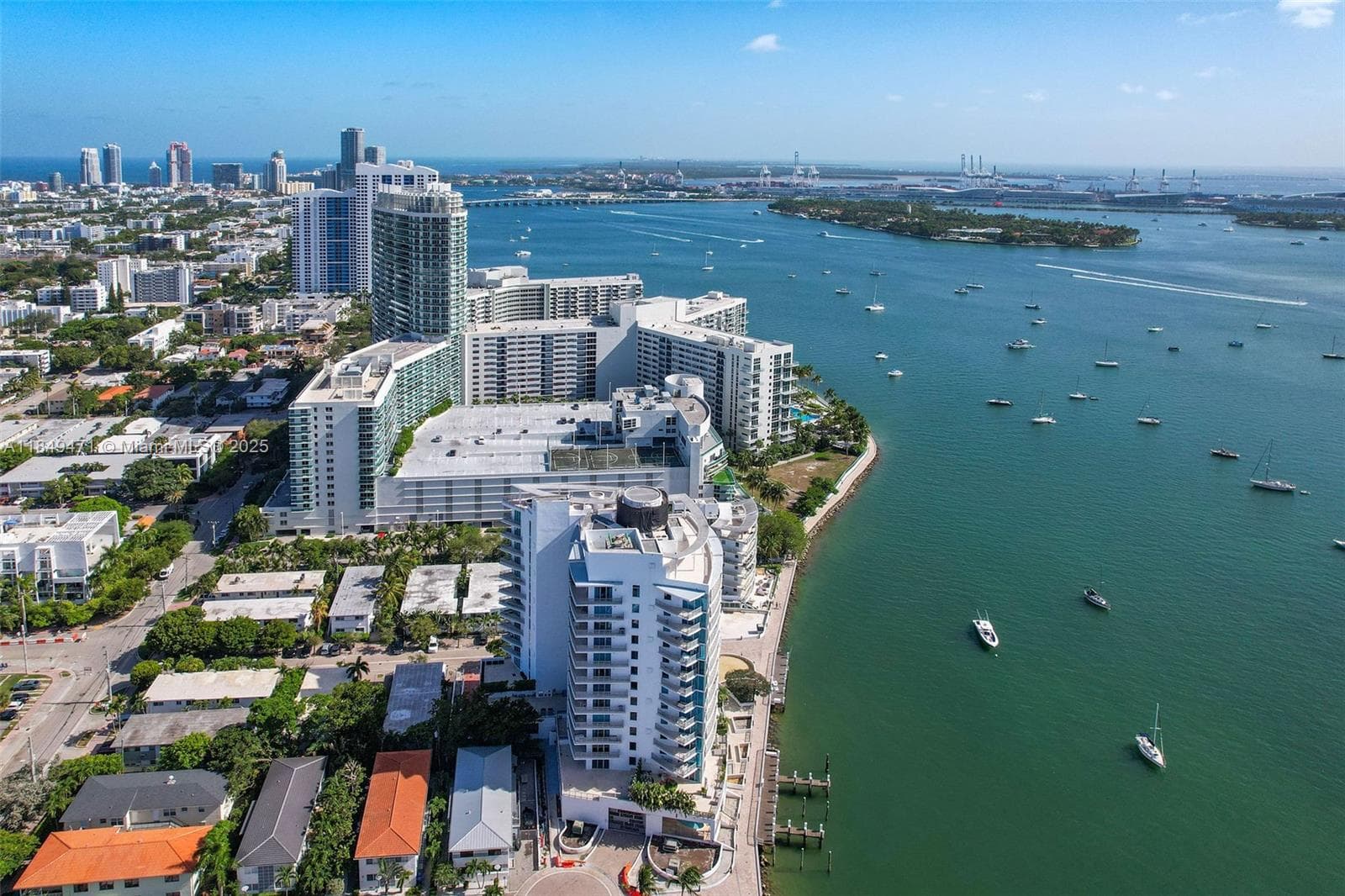 A11849471 — Miami Beach — 34