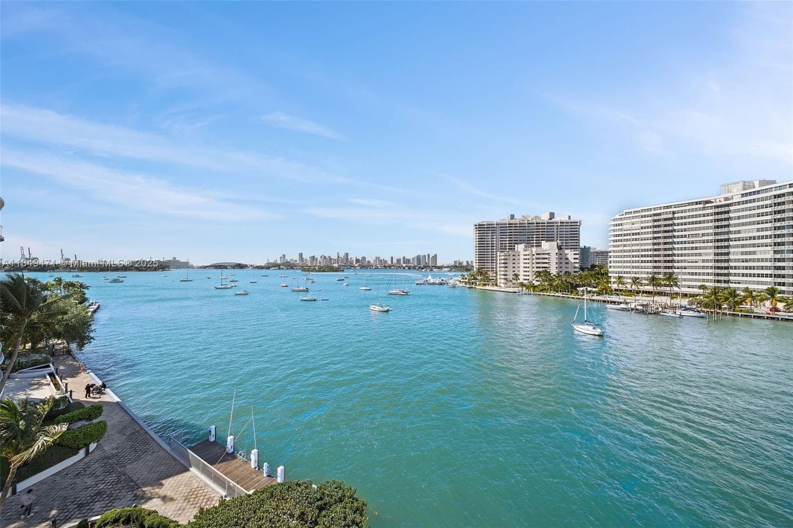 A11849471 — Miami Beach — 33
