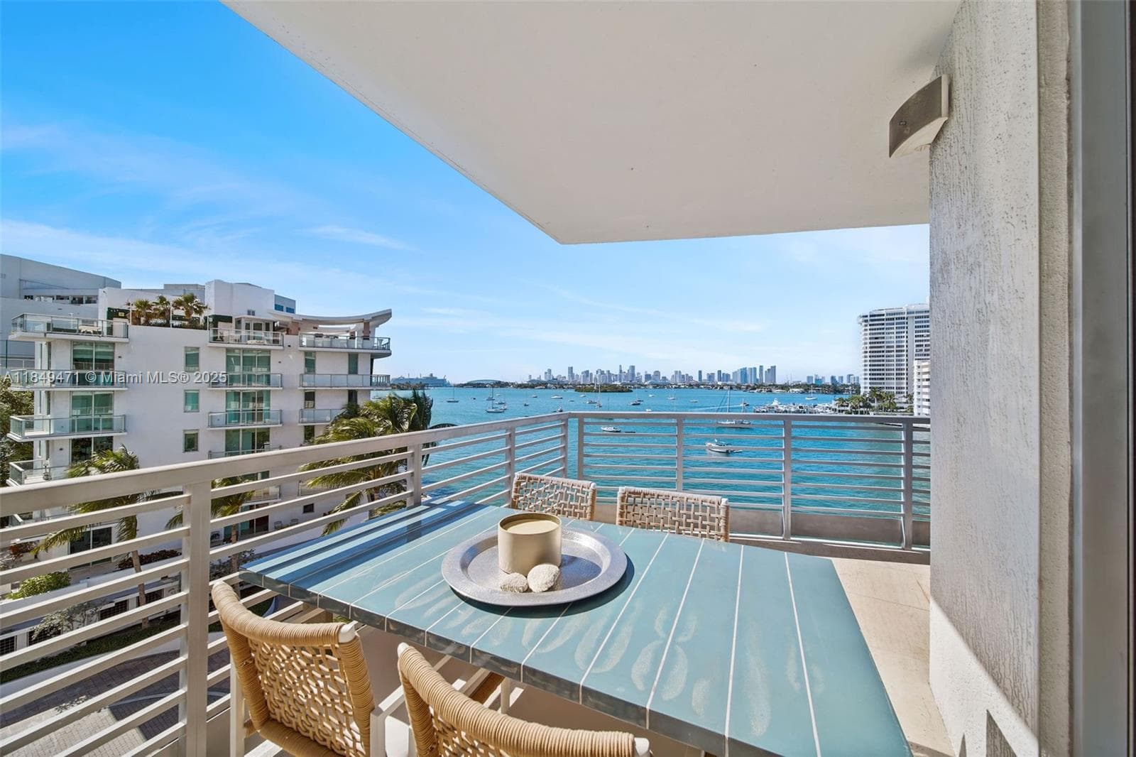A11849471 — Miami Beach — 11