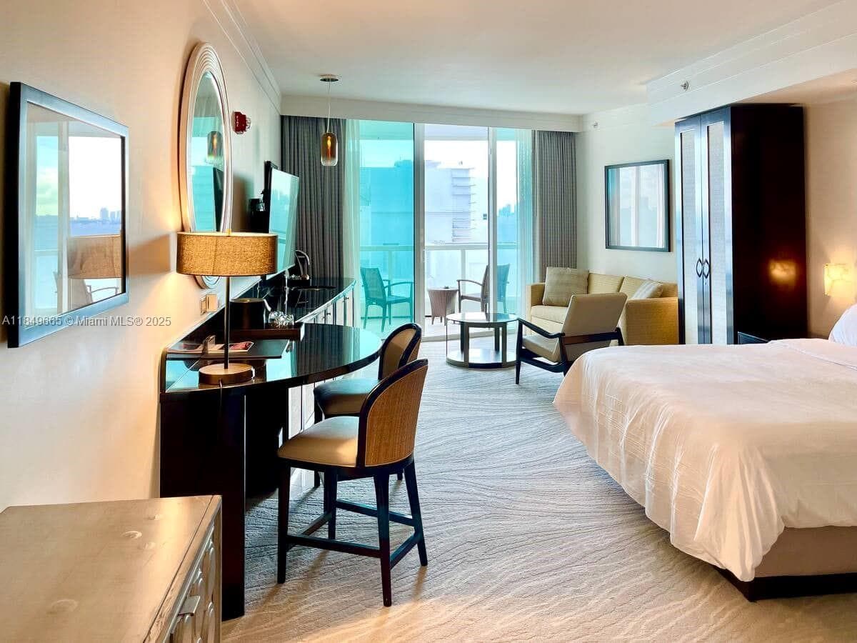 A11849665 — Miami Beach — 2
