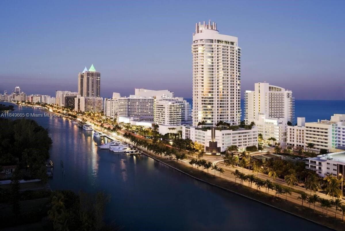 A11849665 — Miami Beach — 12