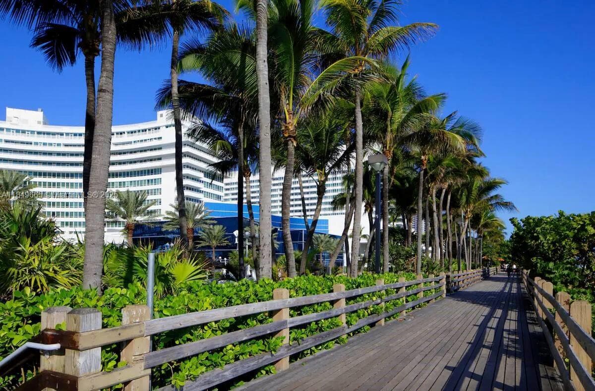 A11849665 — Miami Beach — 10