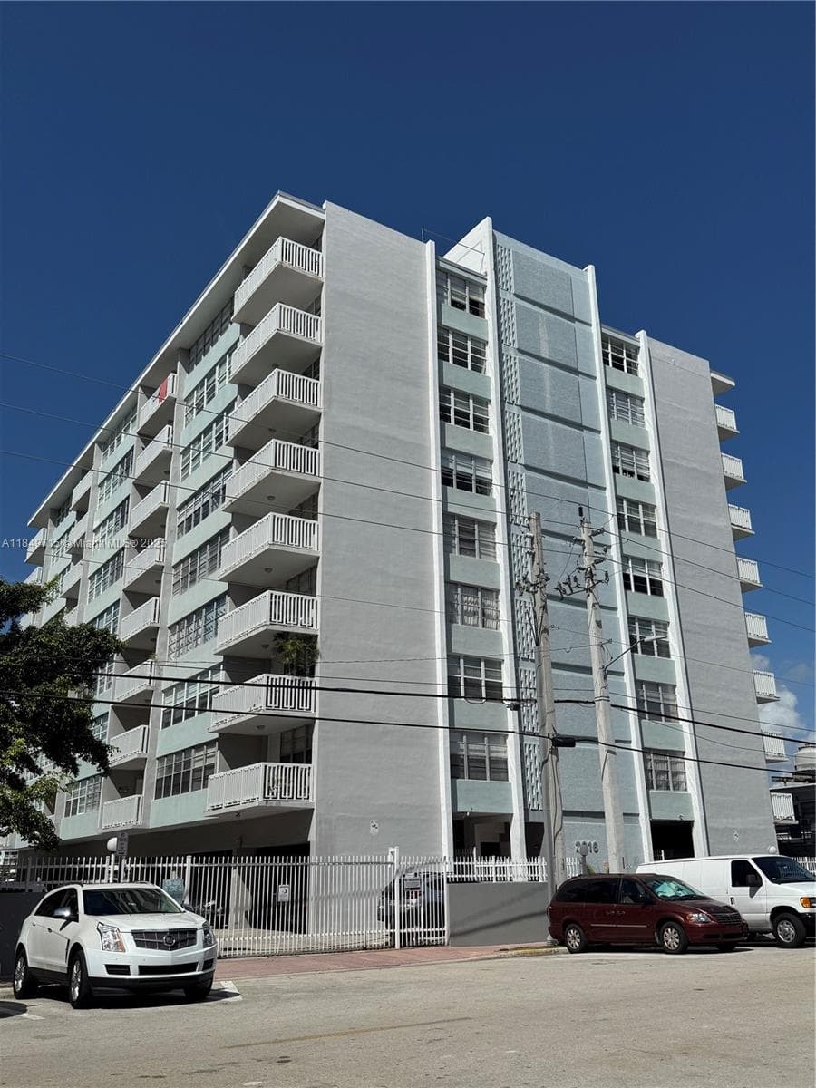 A11849715 — Miami Beach — 42