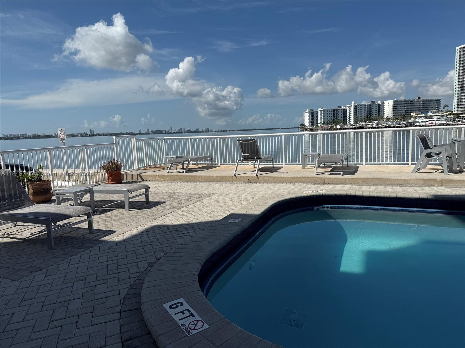 A11849715 — Miami Beach