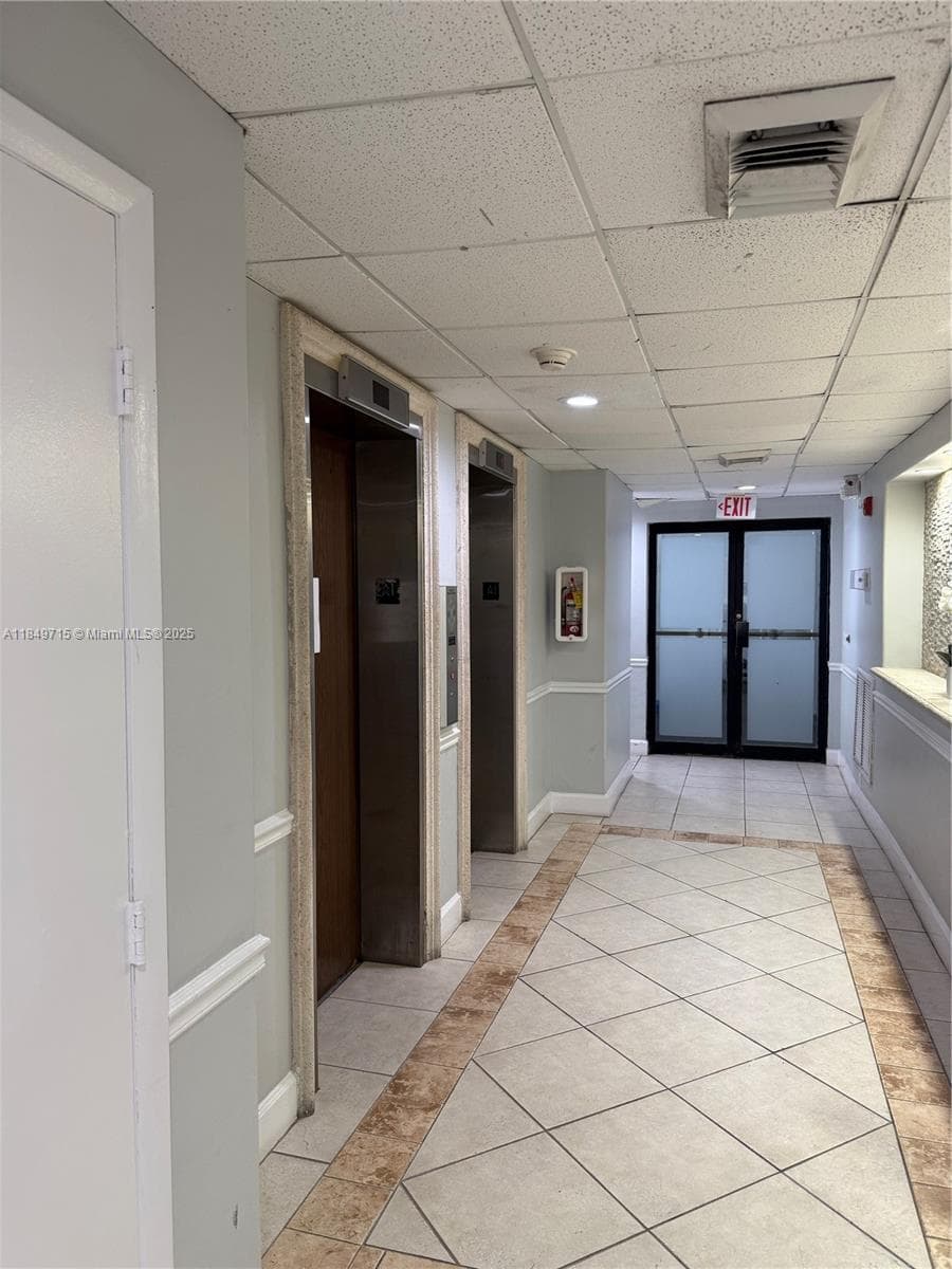 A11849715 — Miami Beach — 24