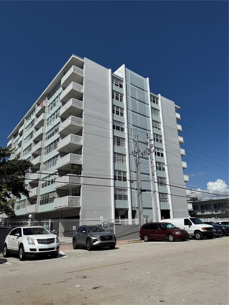 A11849715 — Miami Beach — 41