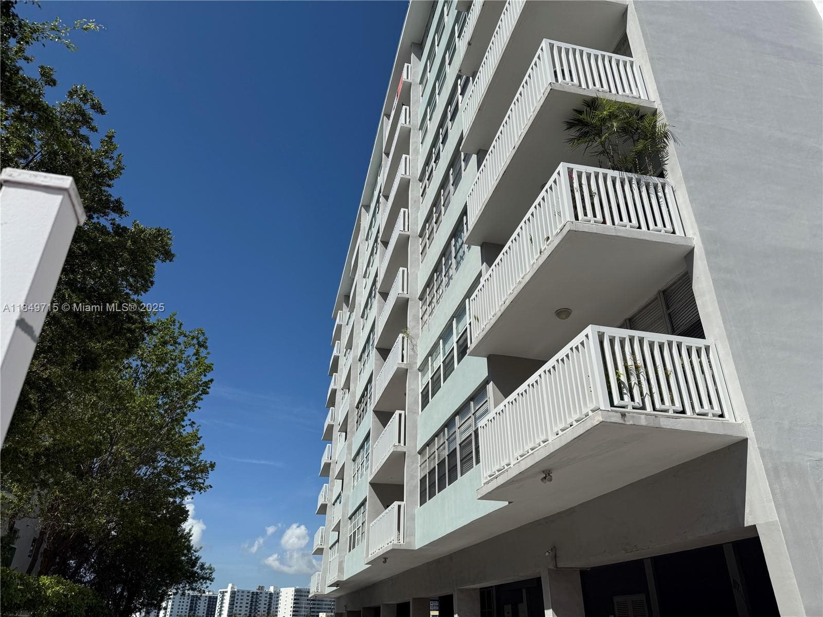 A11849715 — Miami Beach — 39