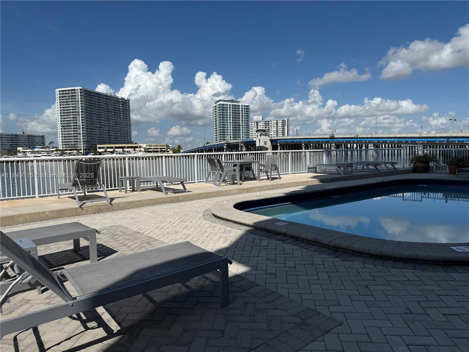 A11849715 — Miami Beach — 29