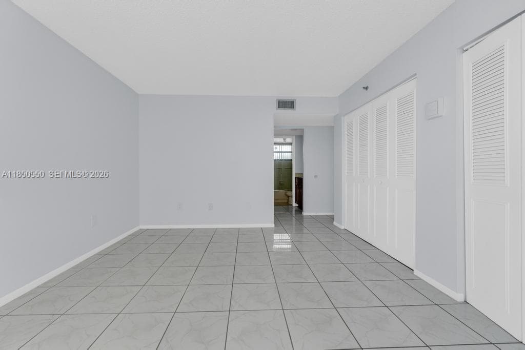 A11850550 — Miami Beach — 22