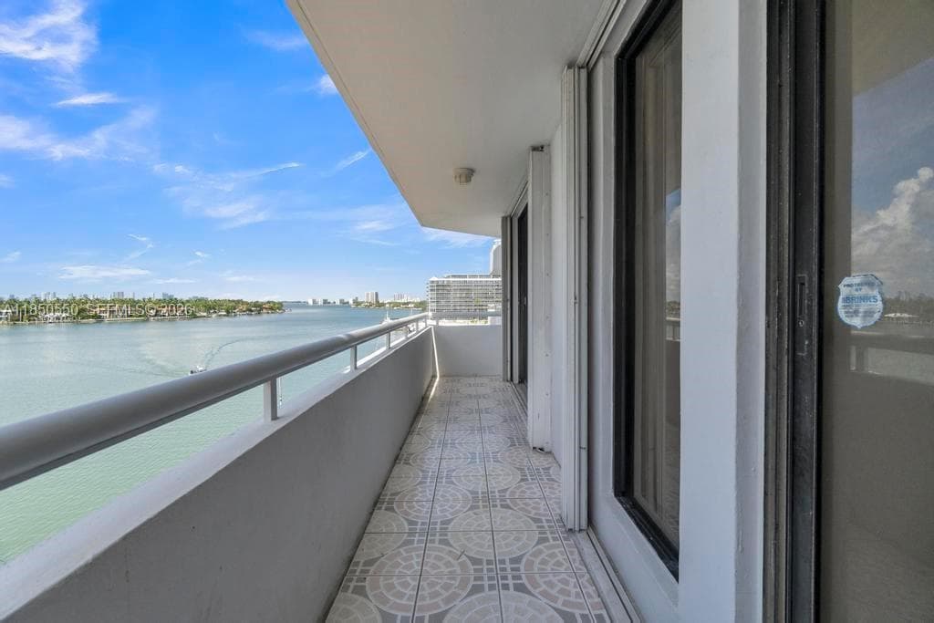 A11850550 — Miami Beach — 24