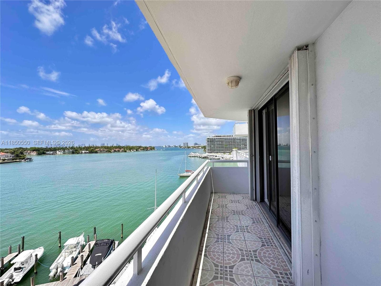 A11850550 — Miami Beach — 14